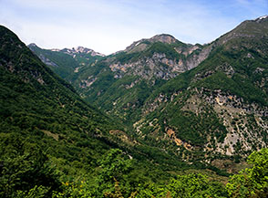 Vista su Valle Scura dalla cresta di Colle Mastrozza.
