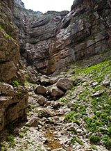 Il ruscello che si forma ai piedi della Cascata del Macellaro (Valle delle Mandrelle).