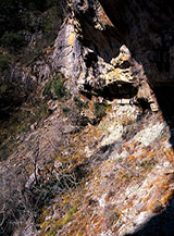 &ldquo;L&rsquo;ombra della cascata&rdquo; (l&rsquo;eccezionale possibilit&agrave; offerta a chi si avventura nello sgrottamento formatosi dietro la Cascata di Biselli).