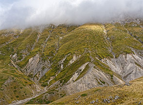 Scorcio sui pendii alle pendici delle Torri di Casanova.