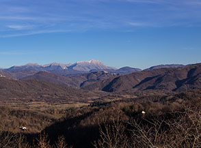 Le Montagne della Duchessa e i Monti del Velino visti dal Santuario di Santa Maria di Vallebuona.