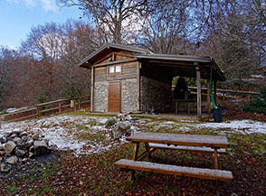 Il grazioso Rifugio Canai.