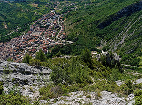Vista su Fara San Martino dai Lastroni del Verde.