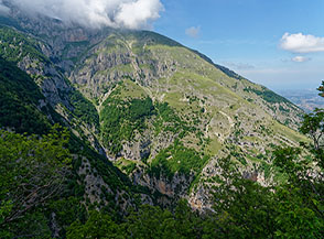 Vista sulla Val Serviera e il Macirenelle.