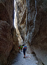 Nelle strette e sinuose Gole di San Martino.
