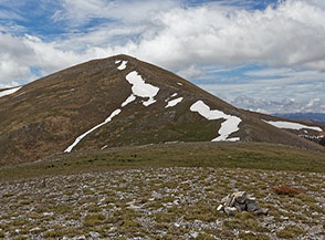 Il Monte Rognone visto dal Colle di Forca Ristoppia.