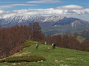 Panoramico prato sul crinale de la Sparvera.