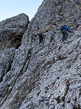 Sulla Via Ferrata del Velo ai piedi del Sass Maor.