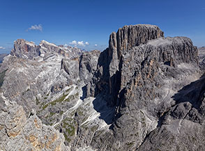 Lo spettacolare panorama verso nord dalla Cima di Val di Roda.