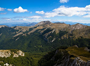 Panorama da Cima Prato dei Sassi sulla Vallonina e Monte di Cambio.