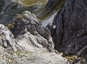 Scorcio su una delle guglie che delimitano il Canale o Canalino Centrale al Terminillo.