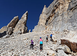 Nel canale di ghiaie dove risale la Via Normale per la Cima di Valsorda.