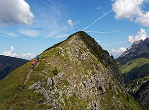 Sul filo della Cresta Sud-Est del Monte Agnello in prossimit&agrave; della cima.