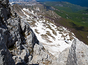 Scorcio sul profilo roccioso della Cresta Est di Monte a Mare.