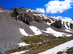 Valle Venacquaro alle pendici del versante occidentale dell&rsquo;Intermesoli.