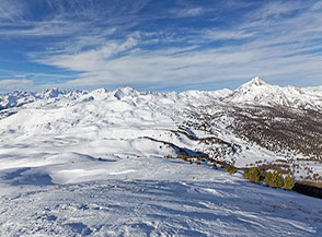 Panorama verso nord-ovest da Cima Fournier, sulla dx spicca il Monte Chaberton.
