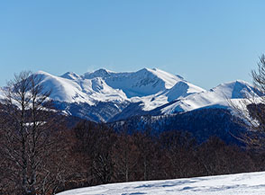 Il massiccio del Marsicano visto da Cima Macchia di Rose.