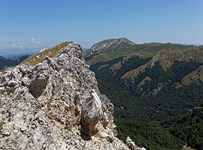 Affaccio sulla Vallonina dalla Cresta Nord di Cima Prato dei Sassi.