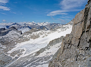 La vista si apre ad ovest sulla Vedretta di Nardis.