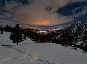 &ldquo;Luci al Sestriere&ldquo; (Luna piena e il Sestriere dalla Capanna Mautino).