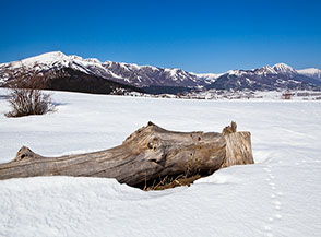 Uno sgaurdo verso i Monti della Magnola dai campi de le Sode.
