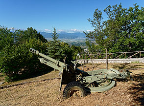 &ldquo;Ora silente&ldquo; (residuato bellico alla Chiesetta degli Alpini di Celano).