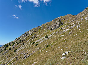 Vista sul fianco occidentale della Valle Maiuri.