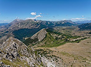 Panorama verso nord-ovest dalla Serra di Celano.