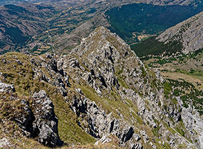 Affaccio sull&rsquo;articolata Cresta Nord-Ovest della Serra di Celano.
