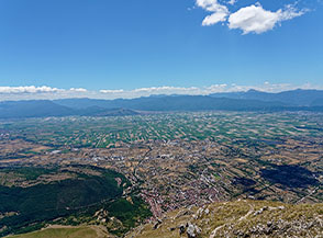 &ldquo;La grande scacchiera&ldquo; (vista sulla Conca del Fucino dalla cima della Serra di Celano o Monte Tino).