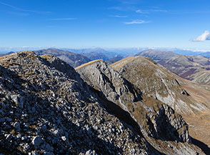 L&rsquo;ondulata Cresta Nord di Serra Rocca Chiarano.
