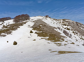 La Cresta Sud di Cimata di Castello vista dal basso.