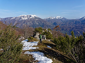 Lungo il Tracciolino Alpini nel Fosso dei Peschi.
