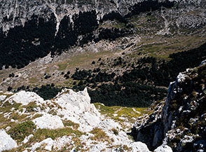 Strepitoso affaccio sull&rsquo;Alta Valle di Teve (Capo di Teve) dalla Cresta Nord di Cimata di Rava Palazzo.