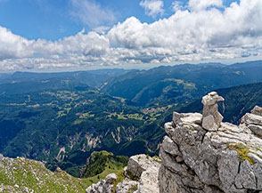 Vista sull&rsquo;Altopiano di Lavarone dalla cima del Becco di Filadonna.