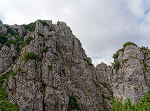 La cima rocciosa del Monte Cornetto.