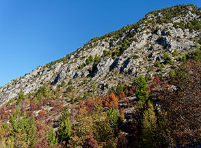 Scorcio sulle pendici della montagna all&rsquo;imbocco del Vallone del Diavolo.