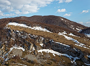 Monte Cerasole visto dalla Rocca di Rovere.
