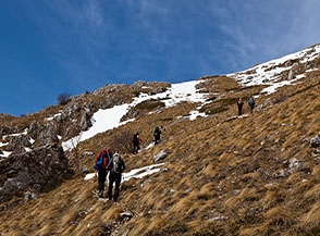 In cammino per guadagnare il filo della Cresta Sud-occidentale del Velino.