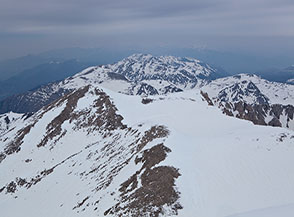 Vista dal Velino verso ovest: in primo piano Monte di Sevice e sullo sfondo i Monti della Duchessa.