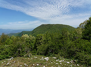 Il Monte Serrapopolo visto dalla Cresta Nord-Ovest del Pellecchia.
