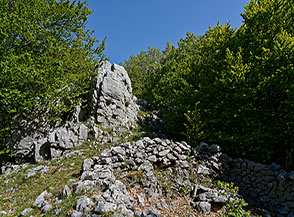 Ruderi di un&rsquo;antica casermetta: la Postiella del Soldato.