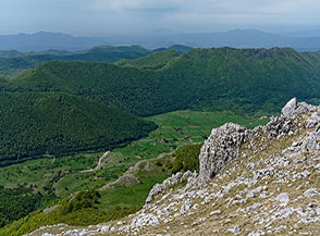 Dalla cresta di Collte Tamburo vista sulla Valle del Lete.