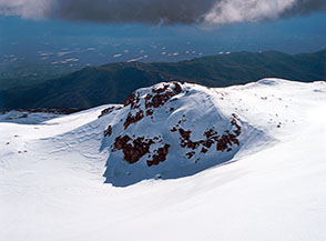 Il caratteristico panettone che s&rsquo;incontra scendendo sul Versante Sud verso Monte Cocurello.