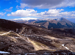 Il massiccio del Sirente visto dalla cima del Monte Cocurello.