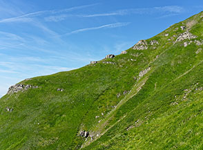 Speroni di roccia sotto il Monte Cornaccio.