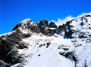 Strepitosa vista sulle cime del Corno Grande e la morena frontale del Ghiacciaio del Calderone (al centro).