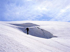 Robuste onde di neve incontrate poco sotto la cima de la Lota.