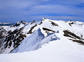 Dalla cima di Monte Ginepro la Cresta Sud verso Monte del Passeggio.