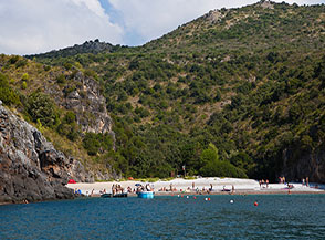 La Spiaggia del Pozzallo a Cala Bianca.